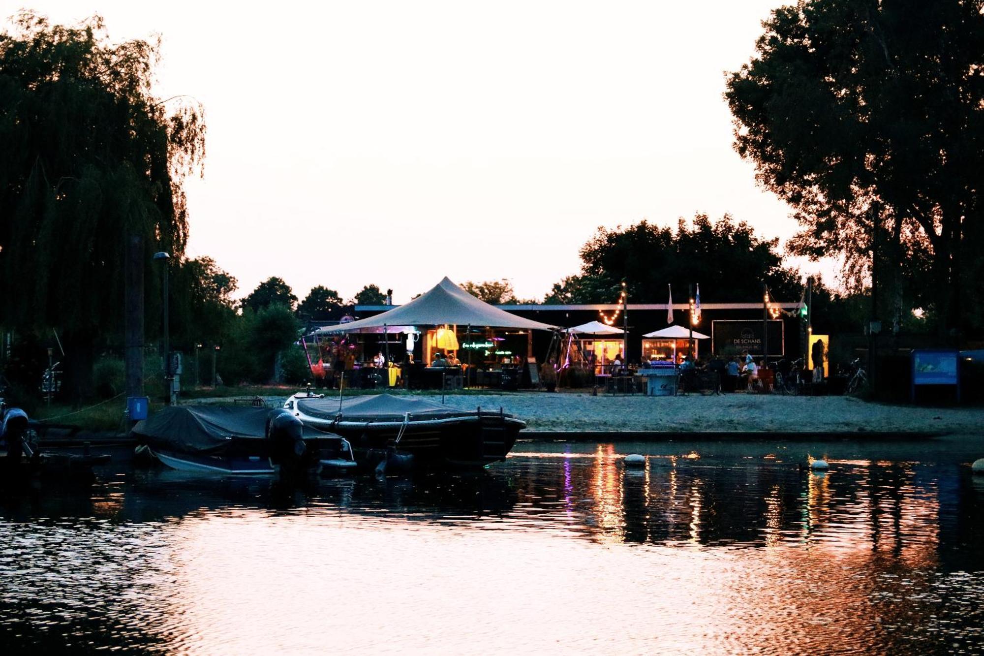 Floatel - De Schans Alphen Benedeneind Exterior photo